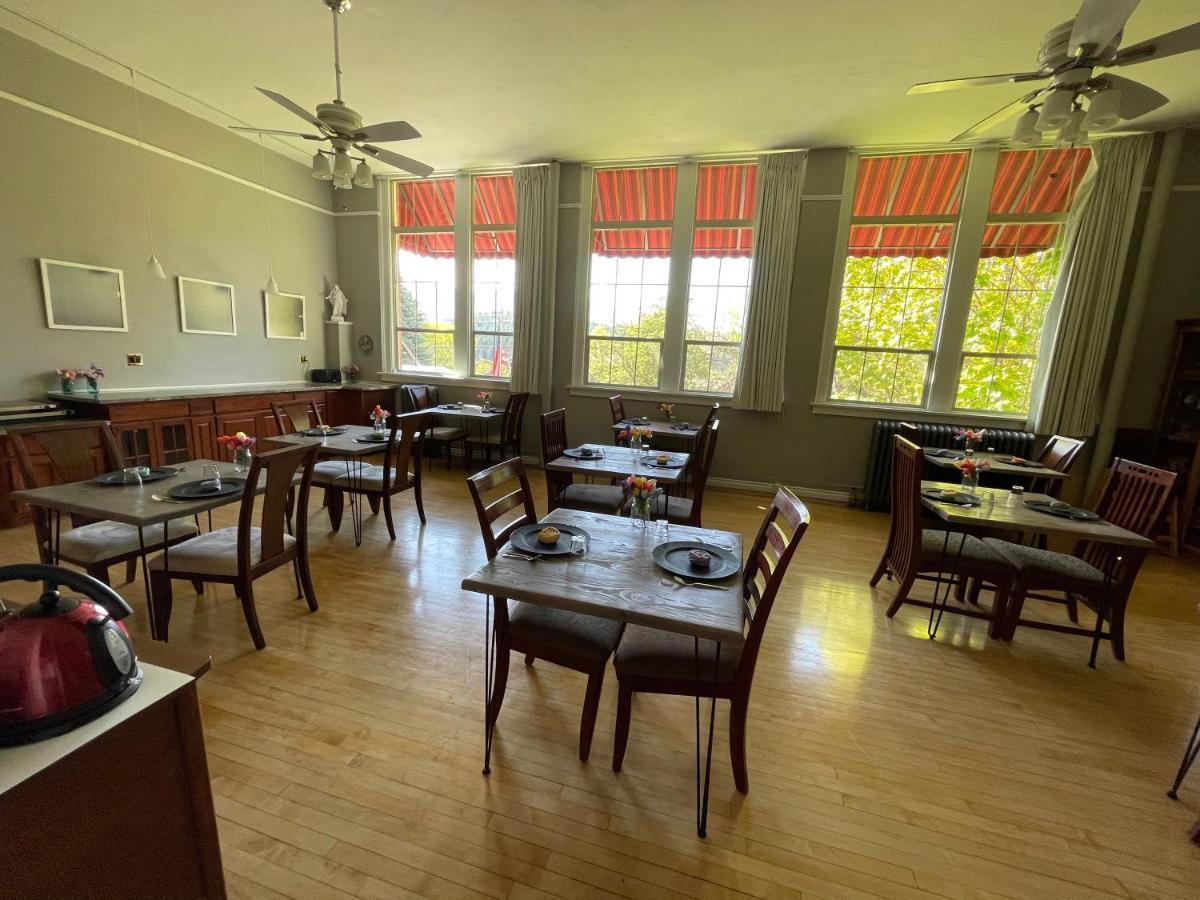 Northside School Bed & Breakfast Боннерс-Ферри Экстерьер фото