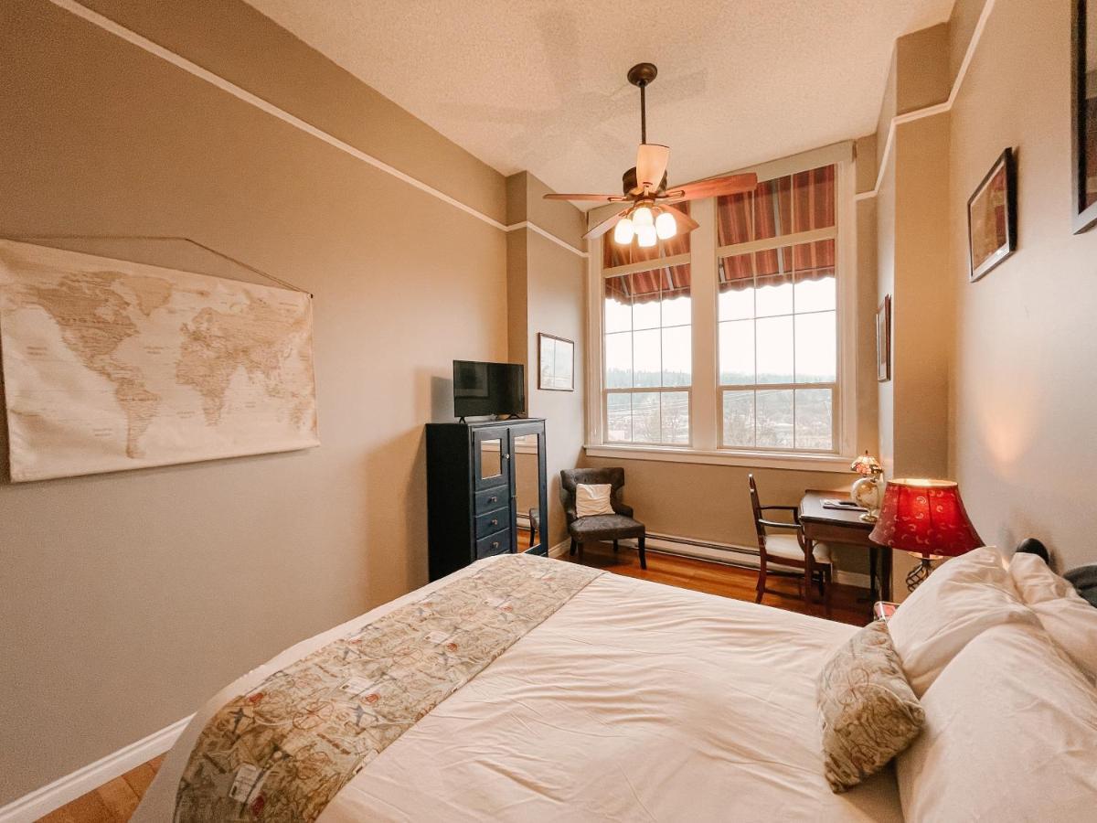 Northside School Bed & Breakfast Боннерс-Ферри Экстерьер фото