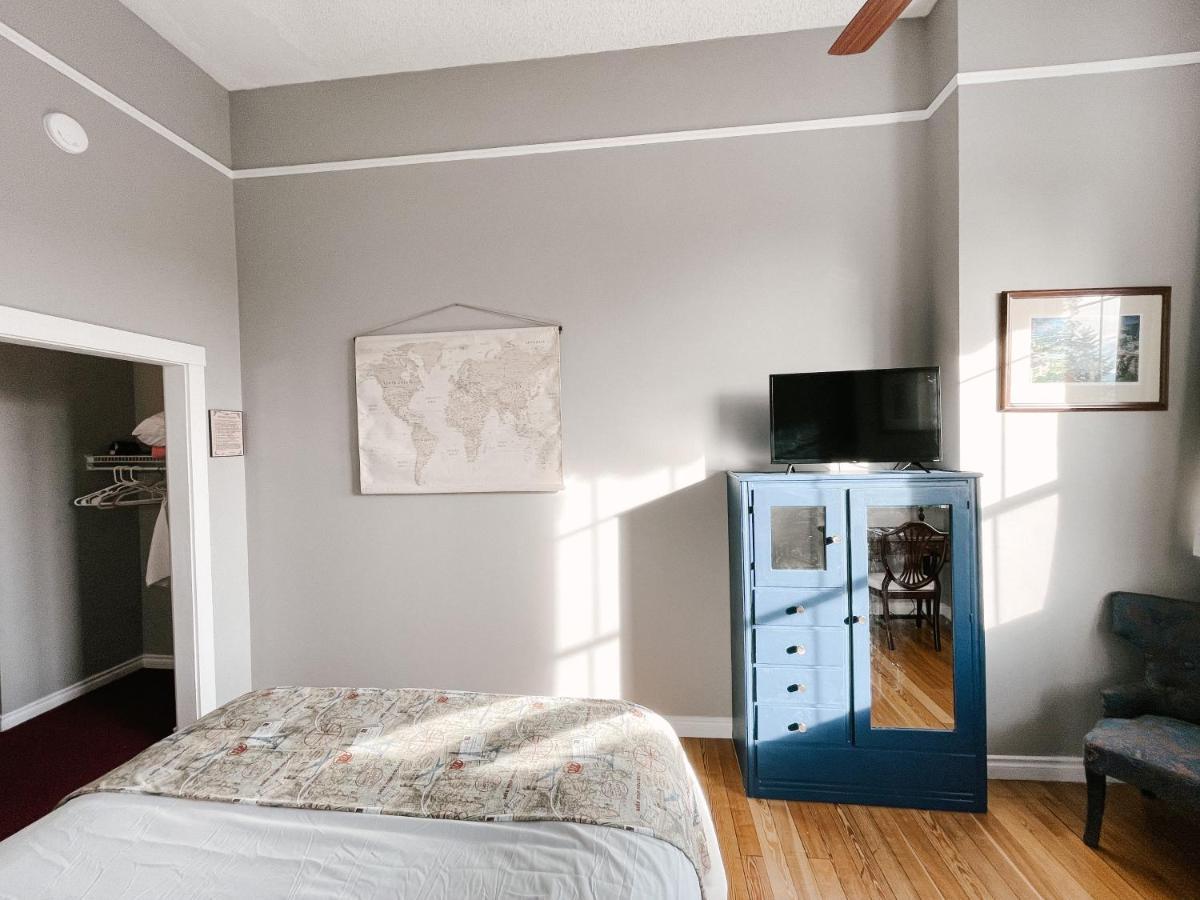 Northside School Bed & Breakfast Боннерс-Ферри Экстерьер фото