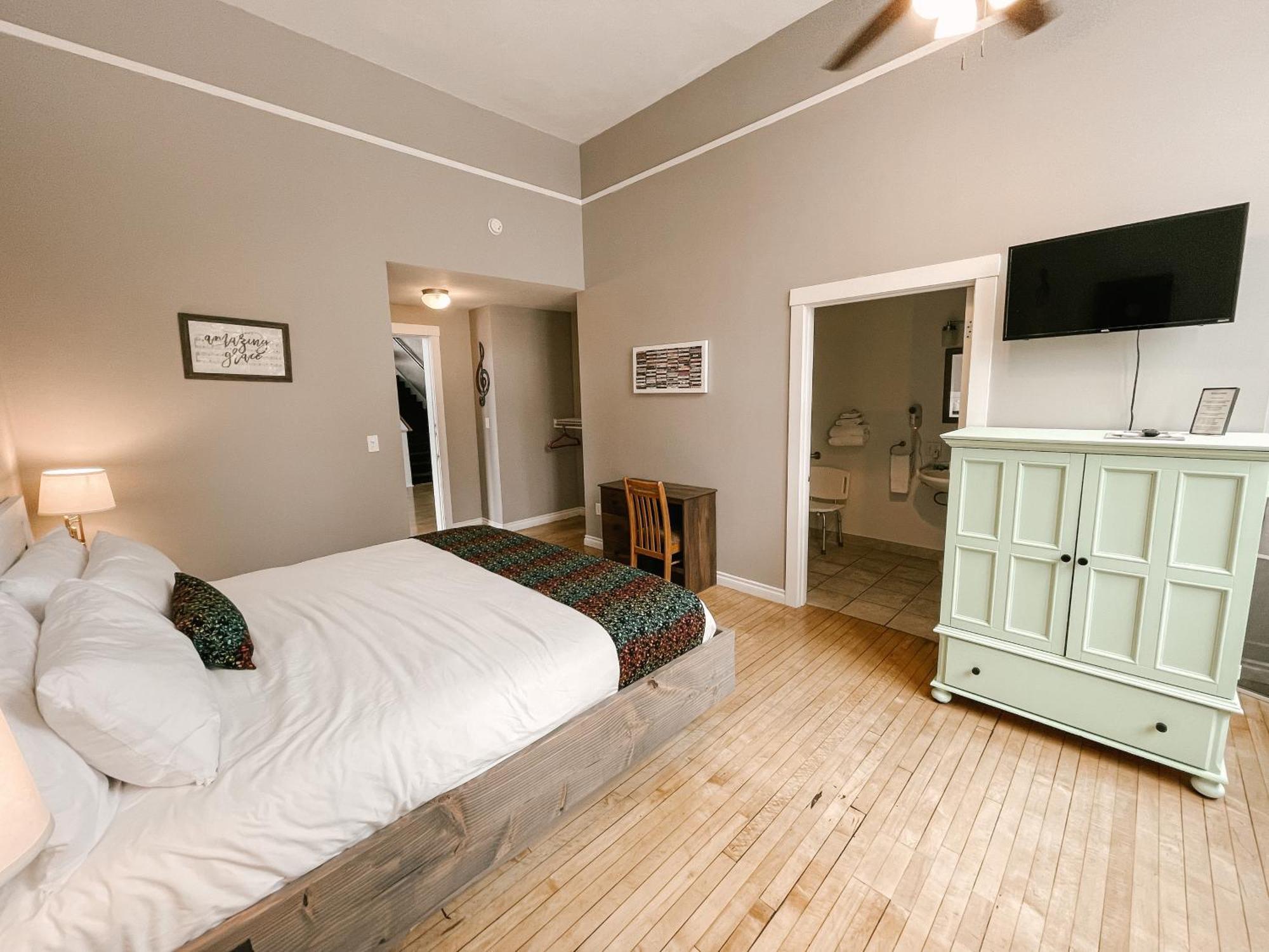 Northside School Bed & Breakfast Боннерс-Ферри Экстерьер фото